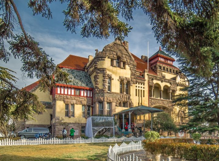 青岛是一个怎么样的地方,青岛是一座什么样的城市