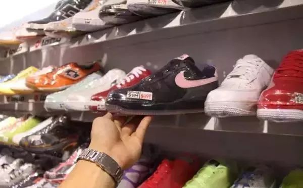 香港海关查获一批假冒进口护肤品,香港多家药店被查假药