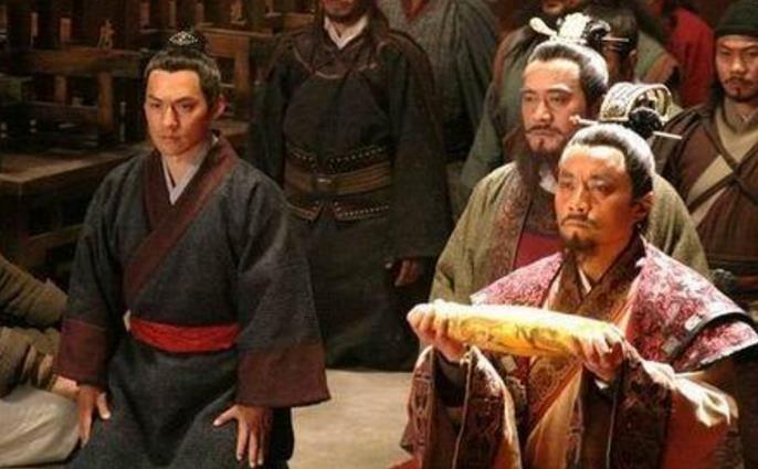 梁山头领宋江为何一心要接受招安,梁山有一个好汉最先看清宋江人品