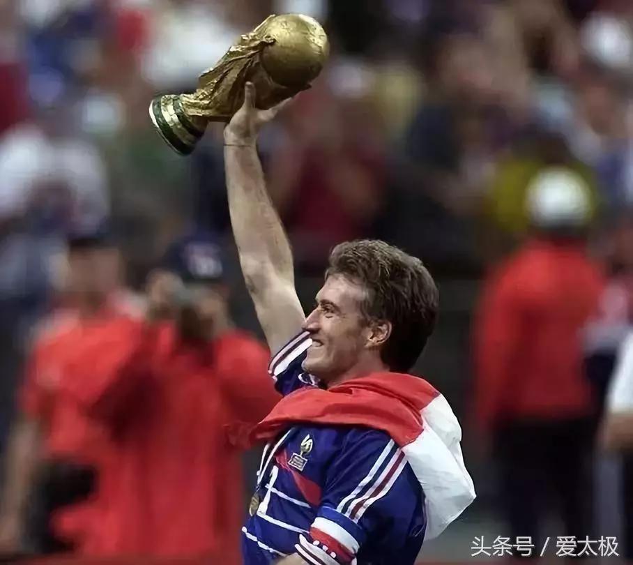 法国队大力神杯夺冠时刻,法国世界杯夺冠20周年