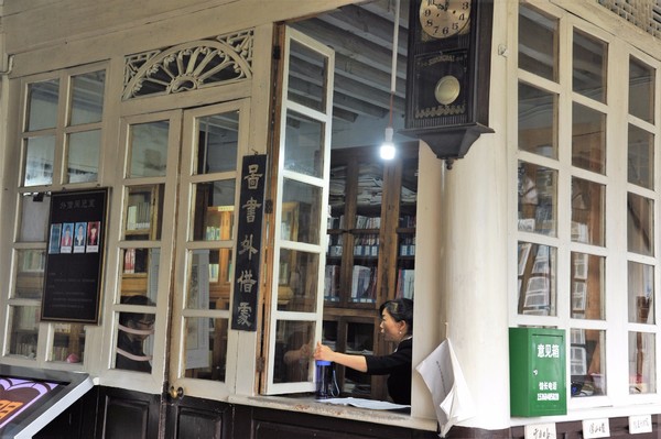 腾冲凤凰宝集泡温泉,腾冲民宿泡温泉推荐