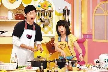 最丑美女厨神，搭档讽刺她丑，却是余文乐绯闻女友，48岁还是单身