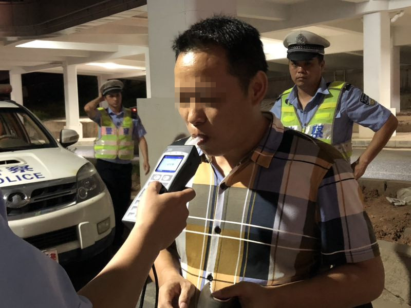 2018年世界杯期间全国酒驾,世界杯交警查酒驾现场报道