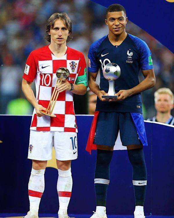 从战火中走出的球王,从战火中走来莫德里奇完整版