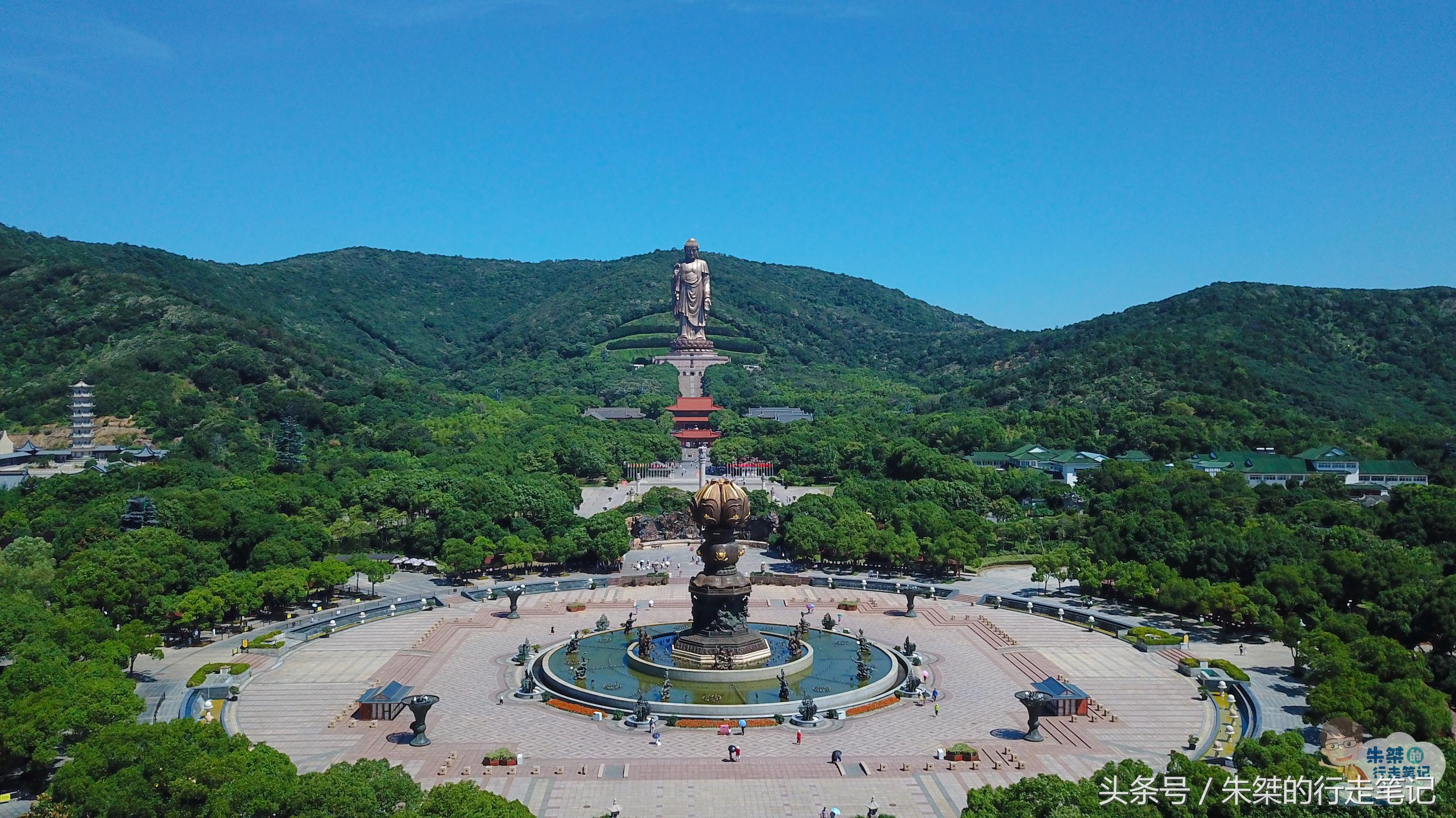 无锡的城市标志之一，其铸铜重量725吨，约一个半足球场大小