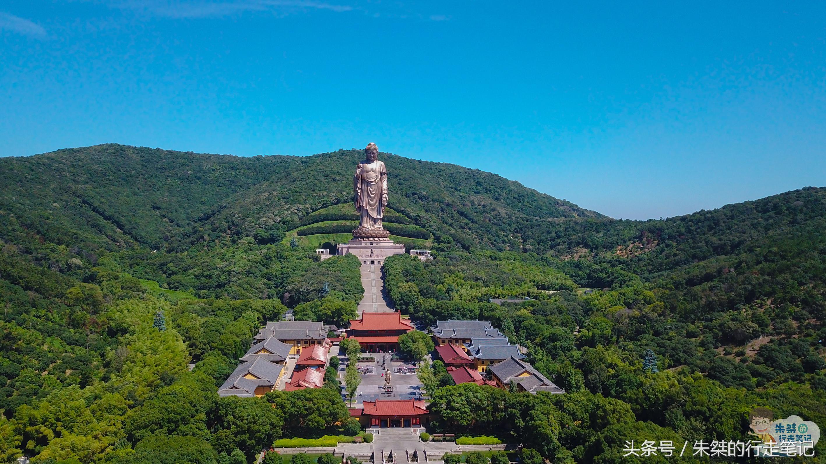 无锡的城市标志之一，其铸铜重量725吨，约一个半足球场大小