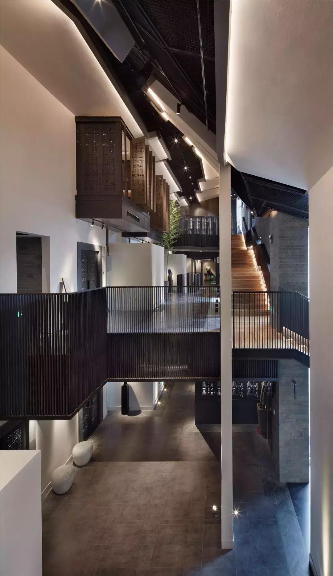 独倚望江楼赏析,作品赏析英文