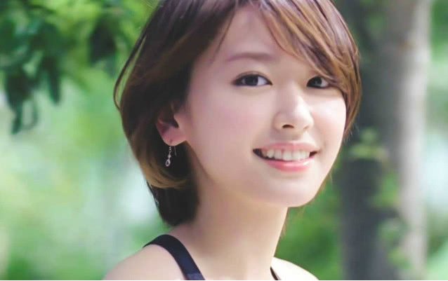 皮肤干燥粗糙暗黄怎么能提亮美白,皮肤暗沉无光干如何护肤