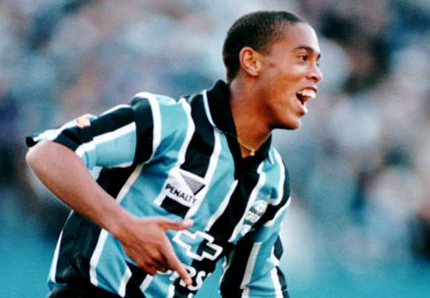 多少人的足球梦，因他而起！他是很多人孩童时期的超级偶像！