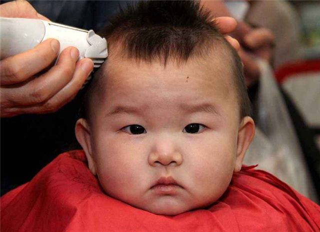 如何让宝宝乖乖理发,宝宝为什么害怕去理发店