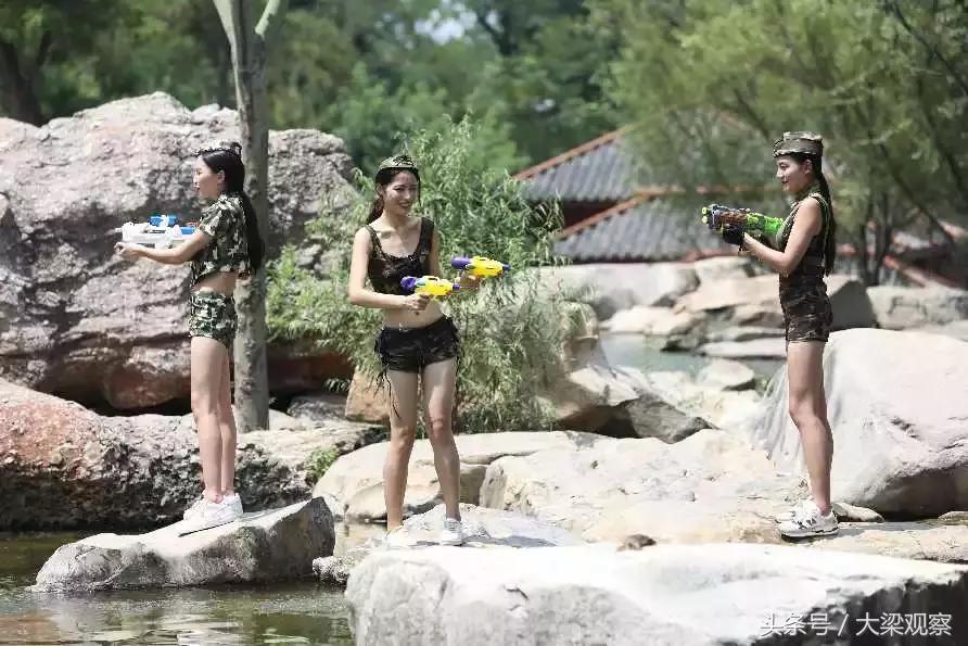 世界杯足球宝贝巡游,足球宝贝秀现场