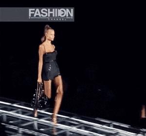 俄罗斯超模帮：太子妃水果娜剪刀腿妖婆钉子步女皇小仙女Vlada