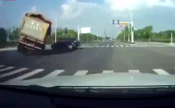 郑州违停几天车拖走,郑州违停严重车辆当场拖移