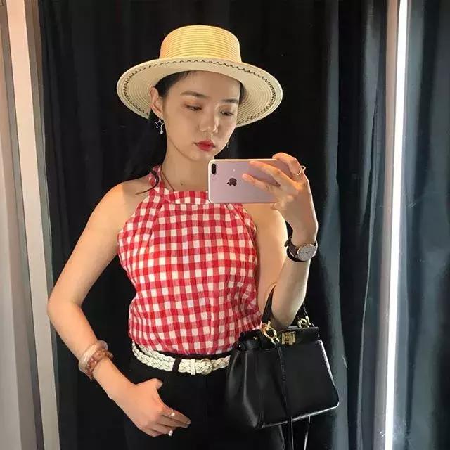 面对镜头不自然怎么克服,拍照怎么让自己更有镜头感