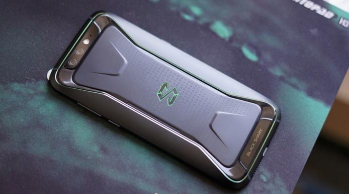 红魔黑鲨和败家之眼哪个手机更好,红魔和雷蛇