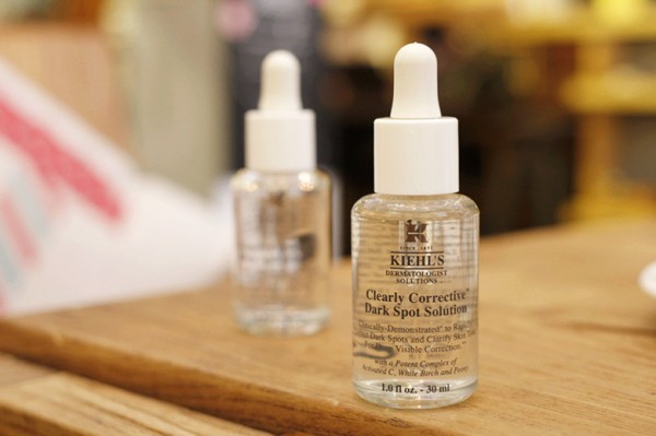 夏天适合美白精华推荐,清爽美白精华贵妇