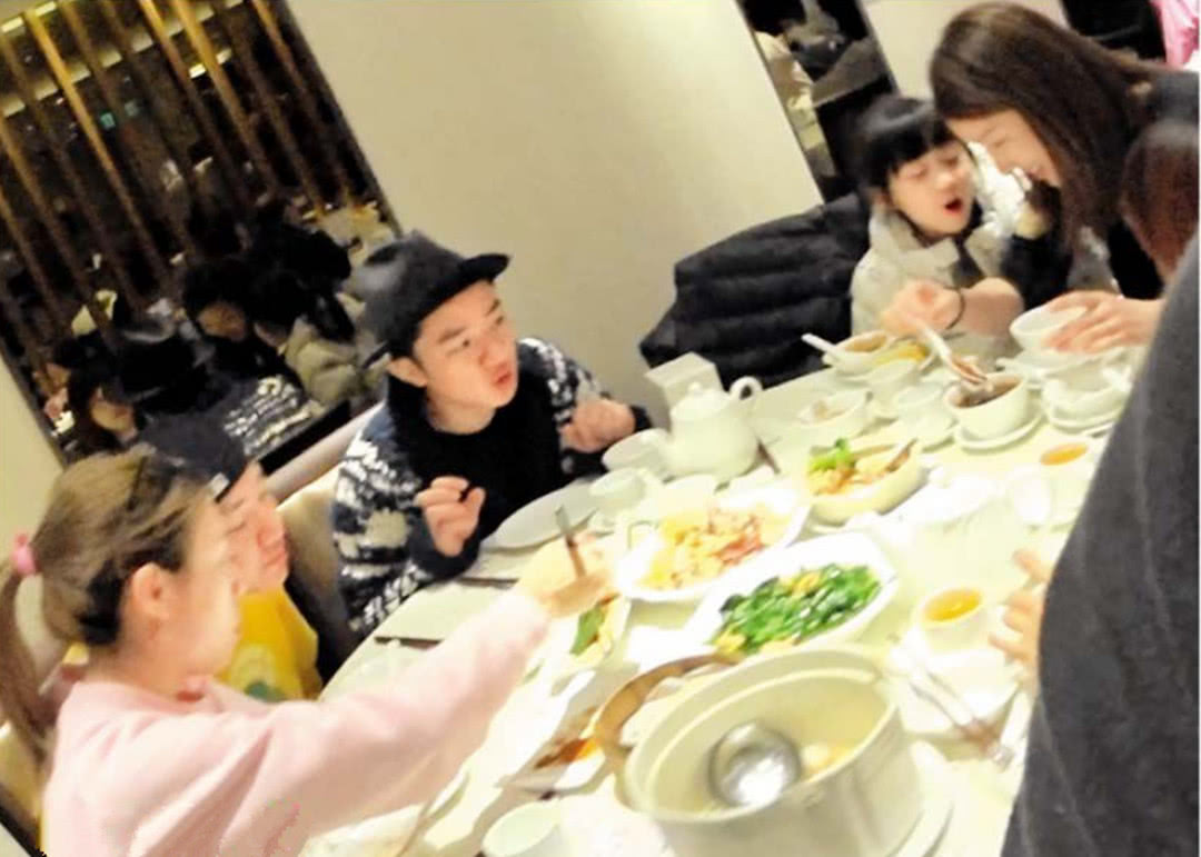 王祖蓝吃饭的节目,王祖蓝李亚男深夜撒糖