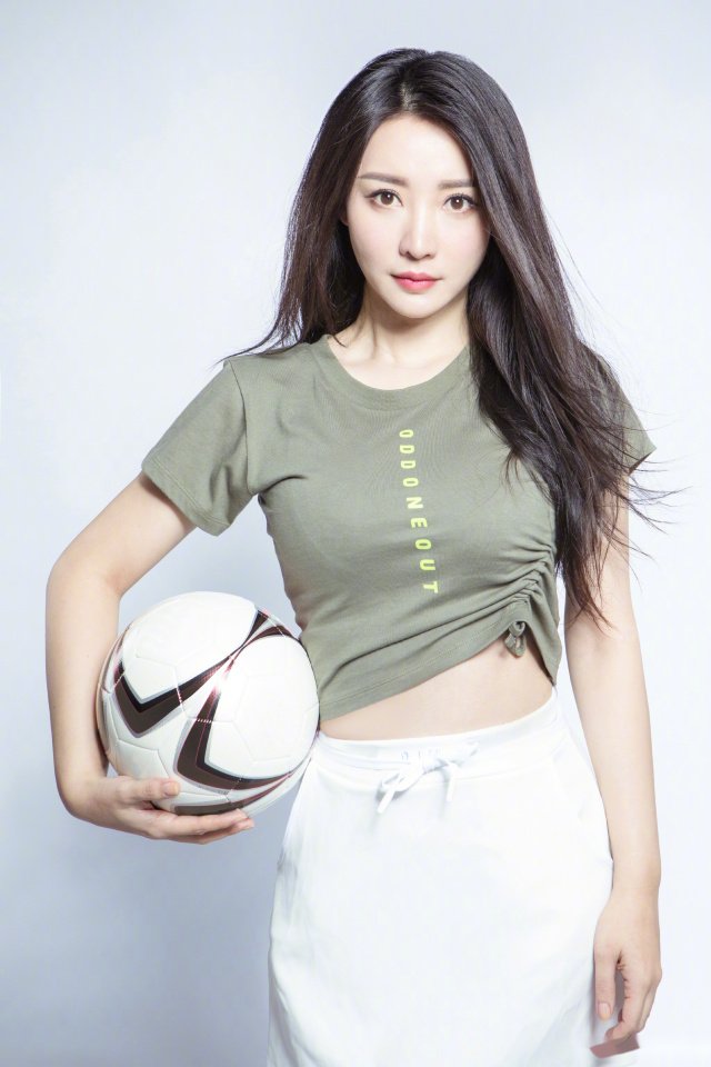 欧美最美足球女神写真,德国最美足球女神写真娜乌西卡