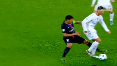 c罗受过最重的伤视频,c罗那些年欧冠