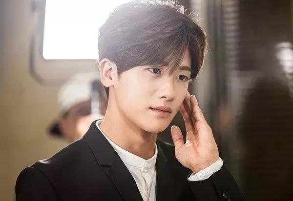 这个经纪公司只有3位艺人，却都成为了韩国实力派代表！