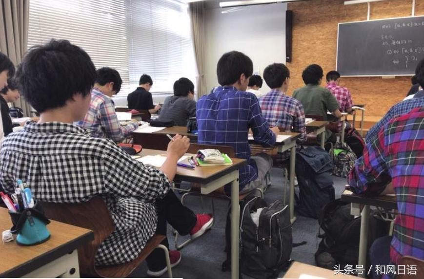 日本理科男的超高撞衫率，怎么穿都是错，审美难道没救了吗？