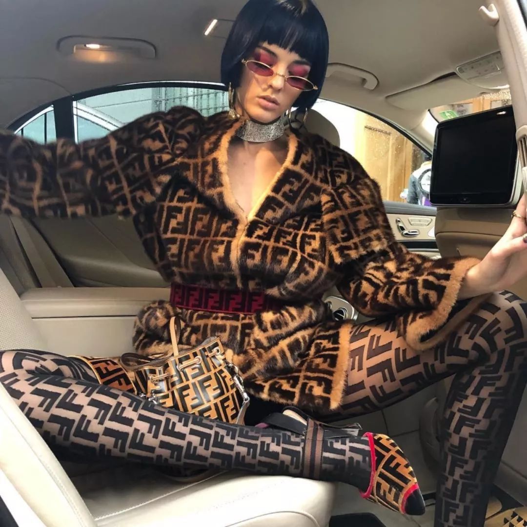 fendi是奢侈品吗,fendi品牌是奢侈品还是运动鞋