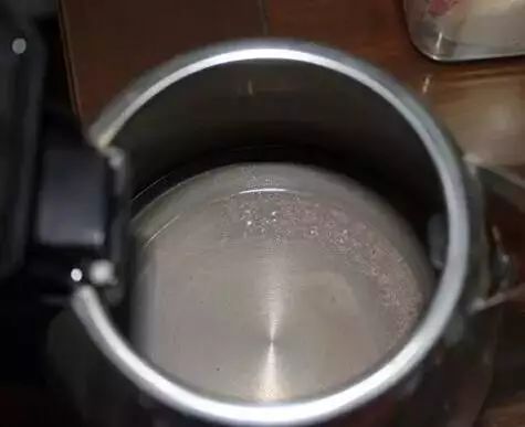 鸡蛋壳别扔掉,鸡蛋壳不要扔了太可惜了用来种菜