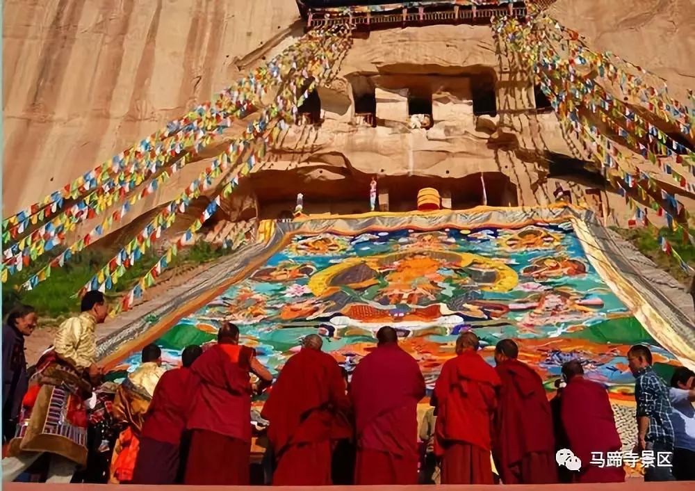 塔尔寺的晒佛节,一年一度的晒佛节