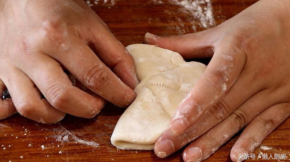 家庭版荷叶饼肉夹馍怎么做,早餐荷叶饼肉夹馍家常做法