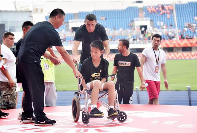 c罗为什么那么受女生欢迎,c罗为什么受中国喜欢