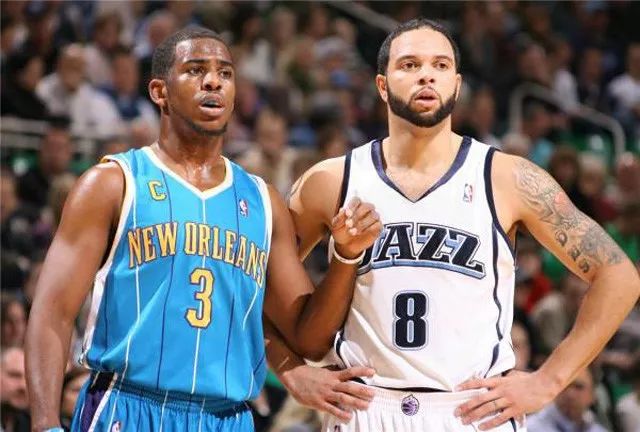 想成为球神该怎么练足球,如何进行无球跑位摆脱防守人