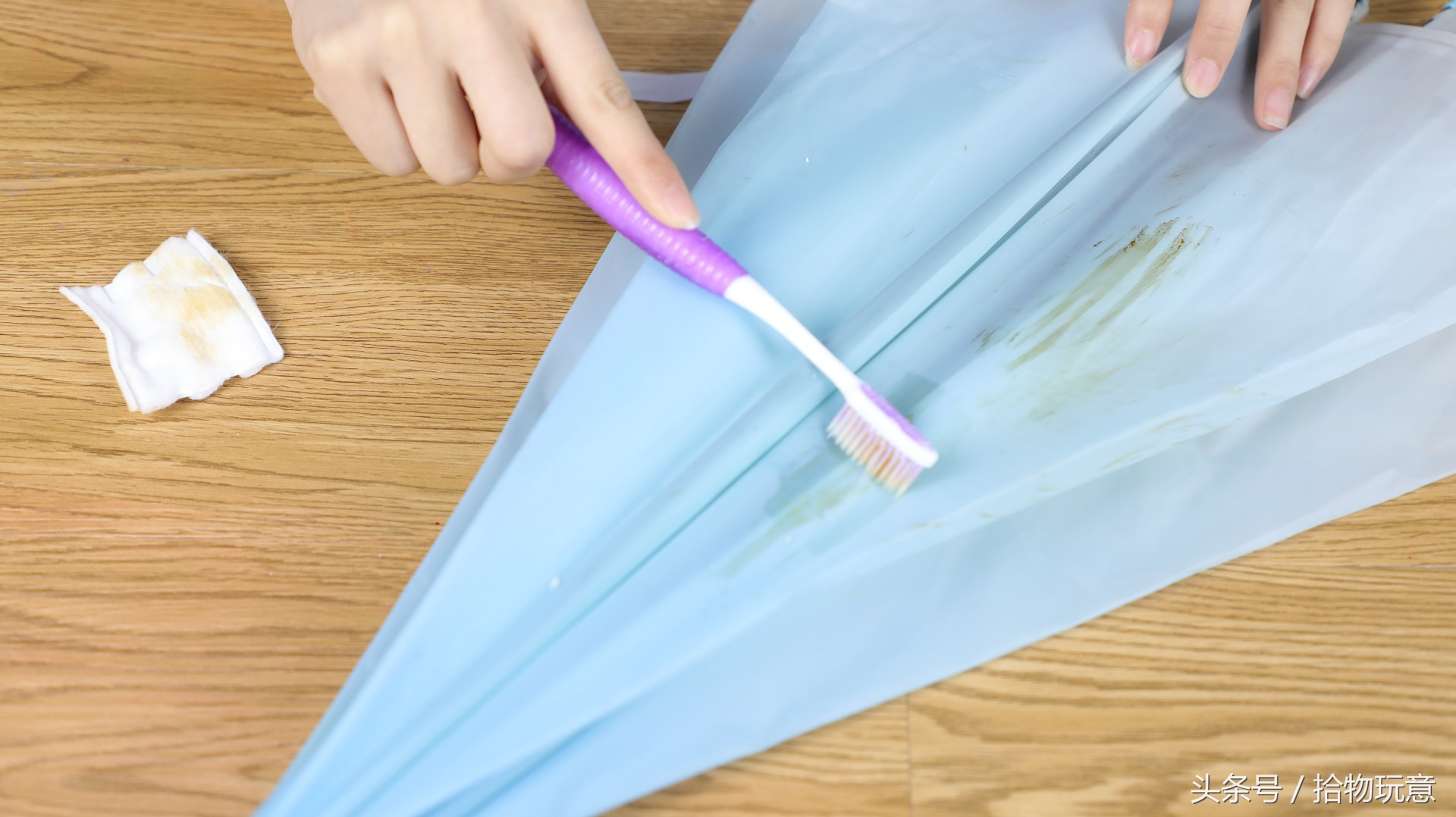 雨伞上的污垢怎么清除,雨伞顽固污渍怎么清洗