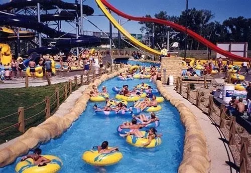 郑州暑假亲子游推荐水上乐园,酷暑水上乐园