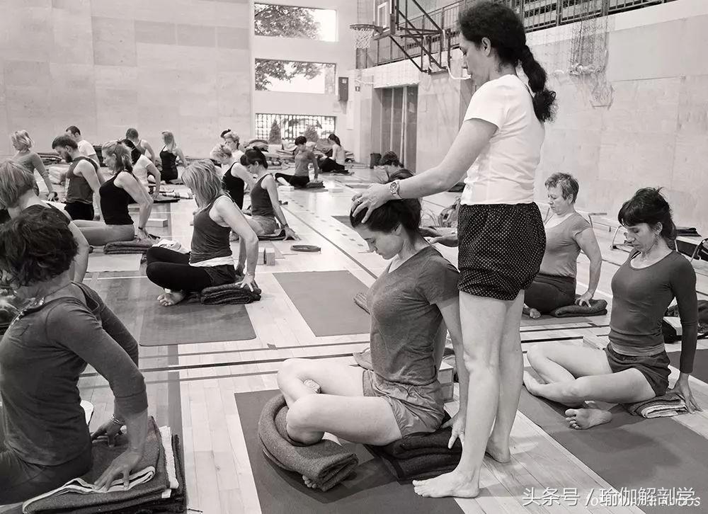 给大家整理一下基本瑜伽的流派,瑜伽小白应该选择什么瑜伽派系