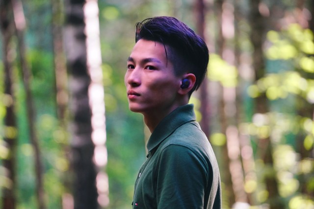 跑酷达人带你感受阻碍快感,捷波朗耳机蓝牙