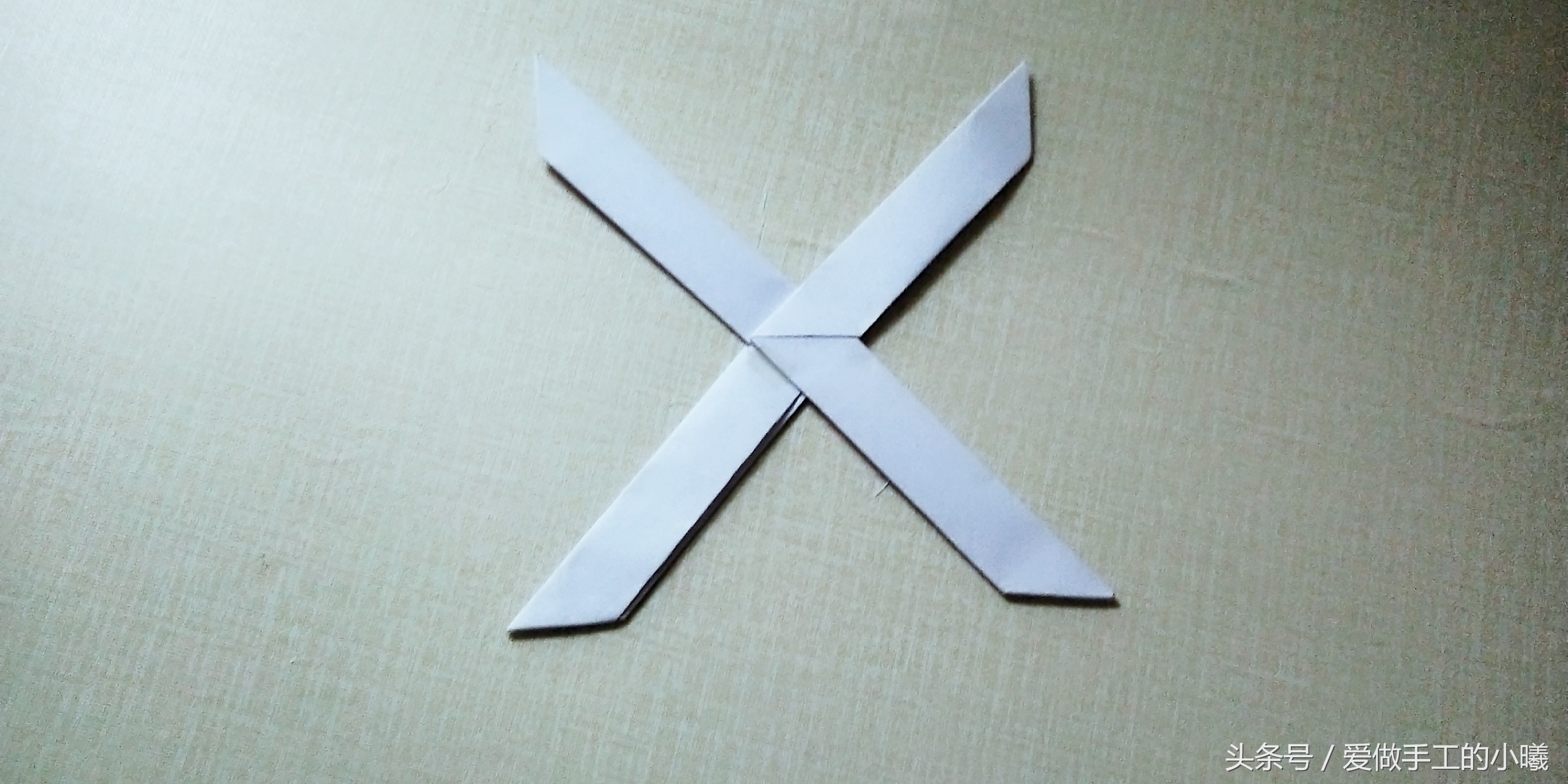 回旋飞镖折纸简单版,折纸风火轮飞镖方法