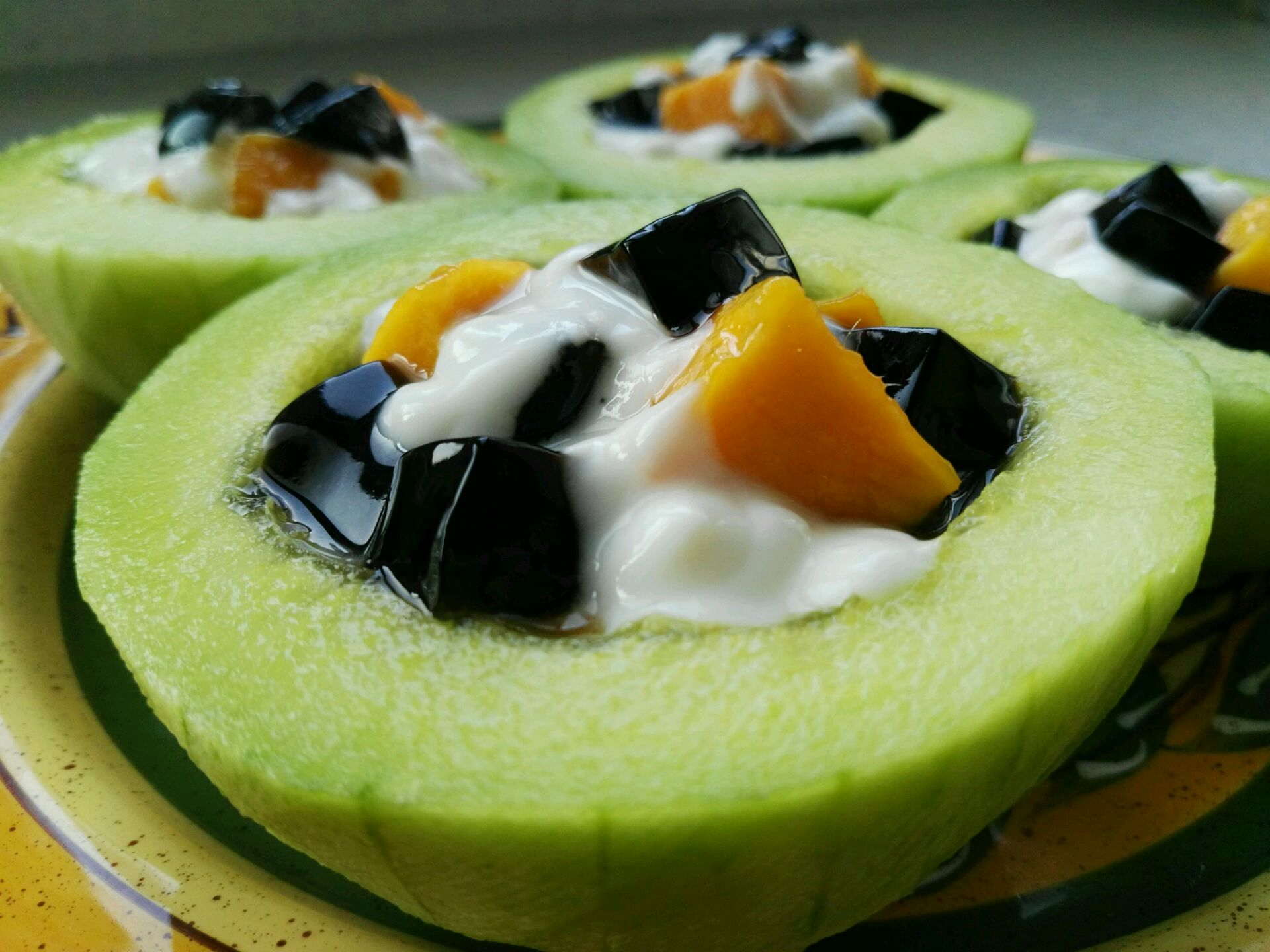 大暑节气食物烧仙草,烧仙草是夏天极受欢迎的消暑食物