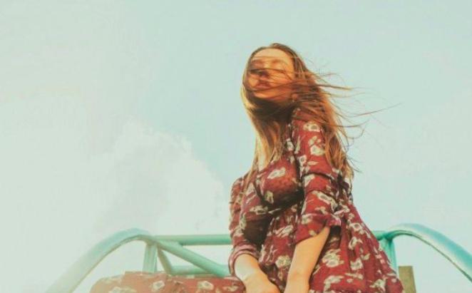 女人不能穷一定要钱 (女人不能因为穷就不开心)