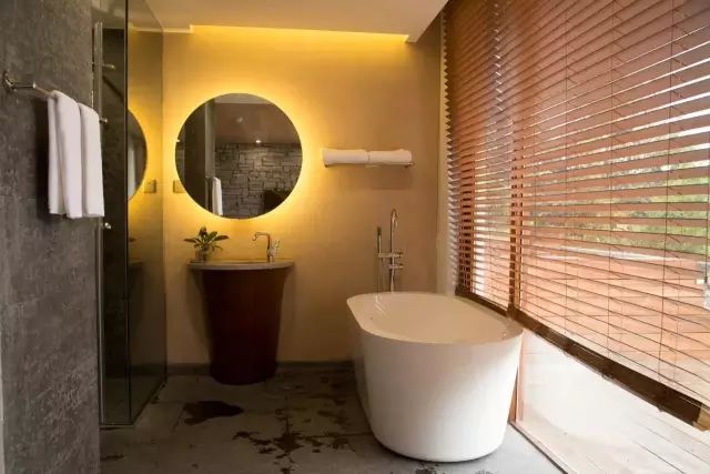 40岁大叔买下一座岛,大叔为钓鱼买下一座岛