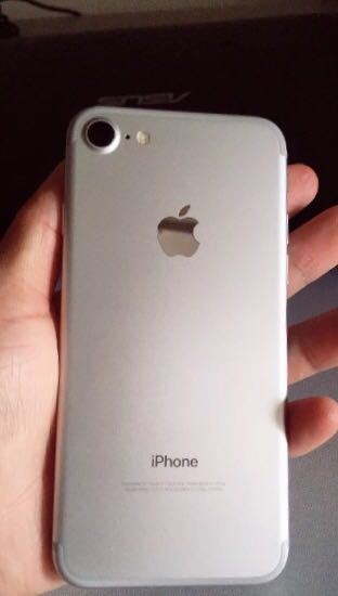 1700鍏冨乏鍙崇殑iphone,1700宸﹀彸鐨刬phone