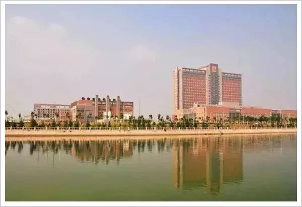 他办出世界顶尖医院，几十年分文不赚，还倒捐千亿救治穷人