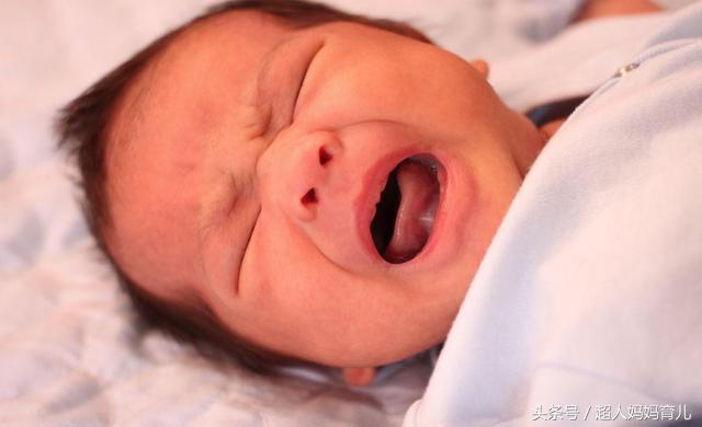 没满月的宝宝肚子老是咕噜咕噜叫,满月的宝宝肚子咕噜咕噜响还哭闹