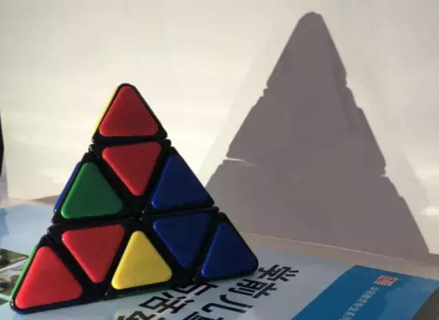 迷你绘本馆布置,幼儿绘本室实景