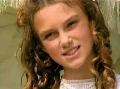 平胸也可以很高级,凯拉奈特莉颜值巅峰