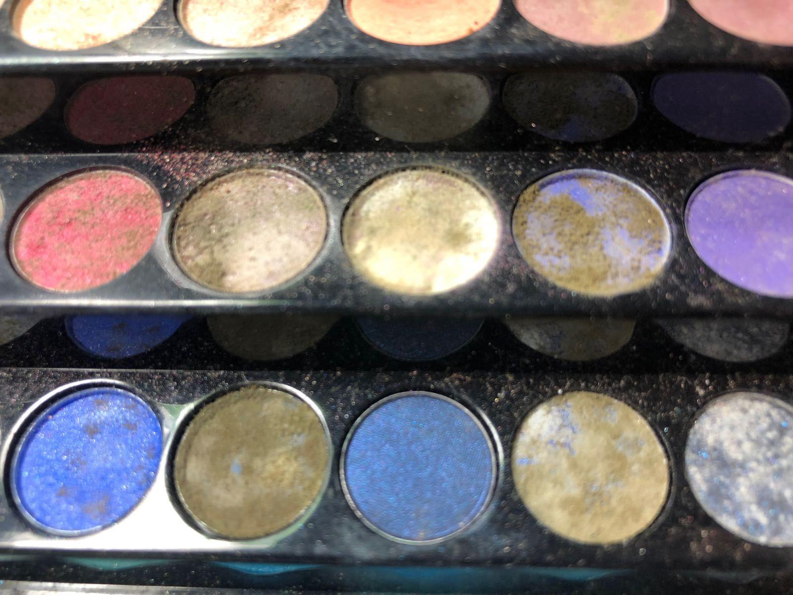 化妆品发霉是什么样的,化妆品受潮了怎么办