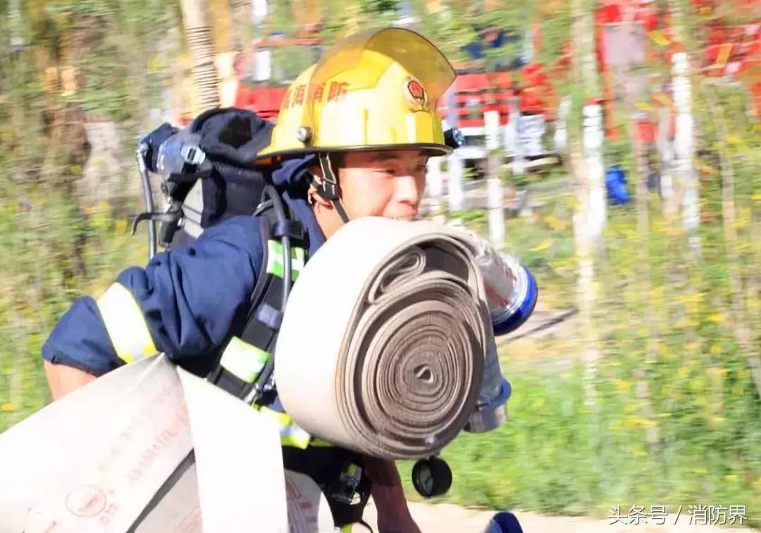 消防兵的身躯究竟背负着怎样的责任和使命？这几张图片告诉你！