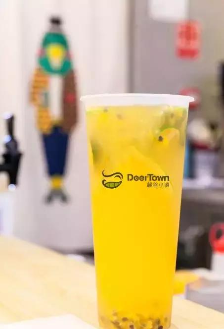 邂逅「麓谷小镇」，遇见软欧包与新派茶的小幸运