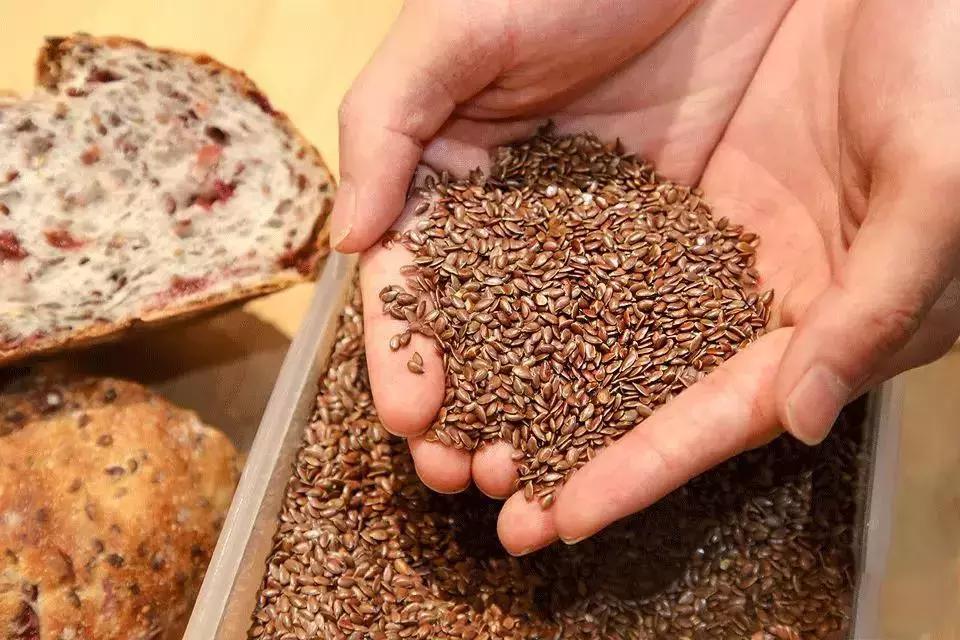 邂逅「麓谷小镇」，遇见软欧包与新派茶的小幸运