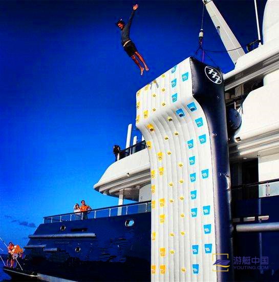 游艇度假中最适合不会游泳的人的几种水上玩具