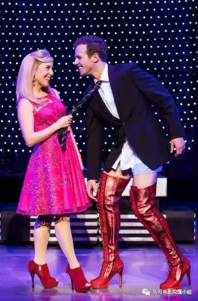 题材尺度超大胆的剧来了！他变装比许晴还性感女人看完说白活了